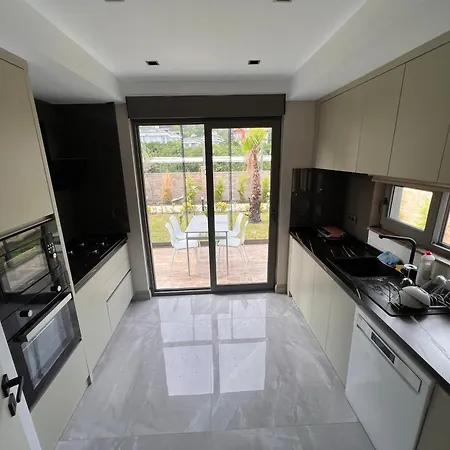 Brand New Luxury In Villa