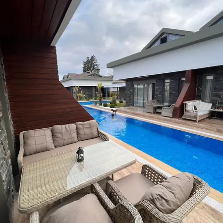 Villa Brand New Luxury In *